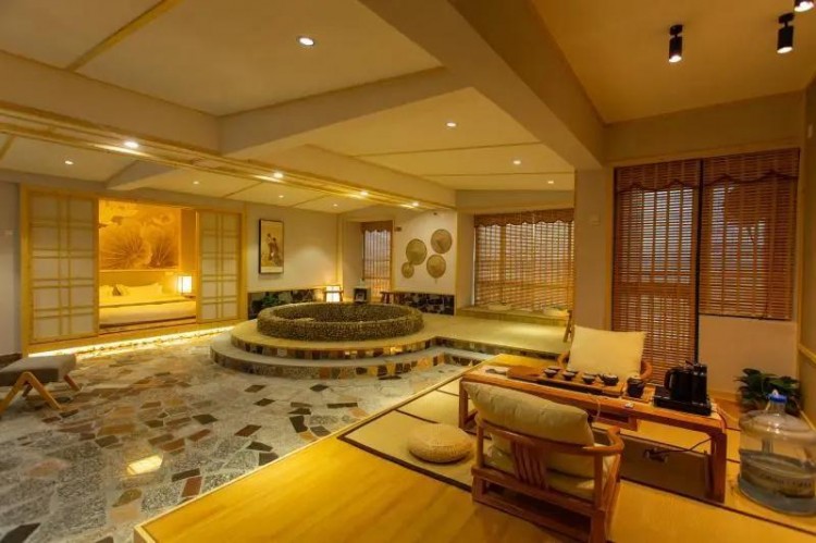 肇庆新开了家温泉度假酒店全日式风格房间都有私家大泡池赞